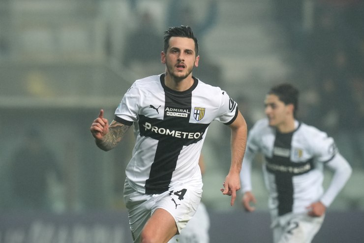 Emanuele Valeri con la maglia del Parma