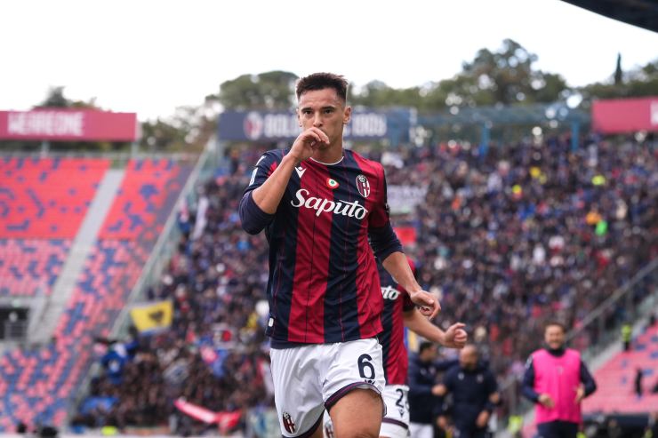 Nikola Moro esulta per un gol in Bologna-Pisa