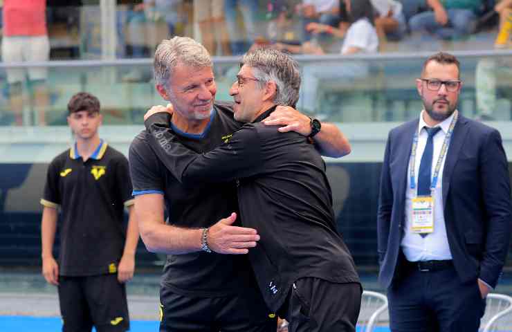 Juric e Baroni si abbracciano ad inizio gara