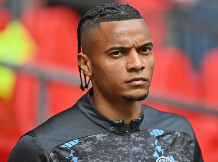 Akanji in primo piano