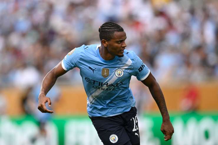 Akanji in azione