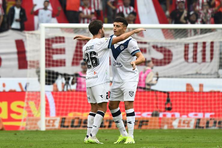 Alejo Sarco esulta dopo un gol