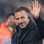 Alessandro Del Piero saluta sorridente