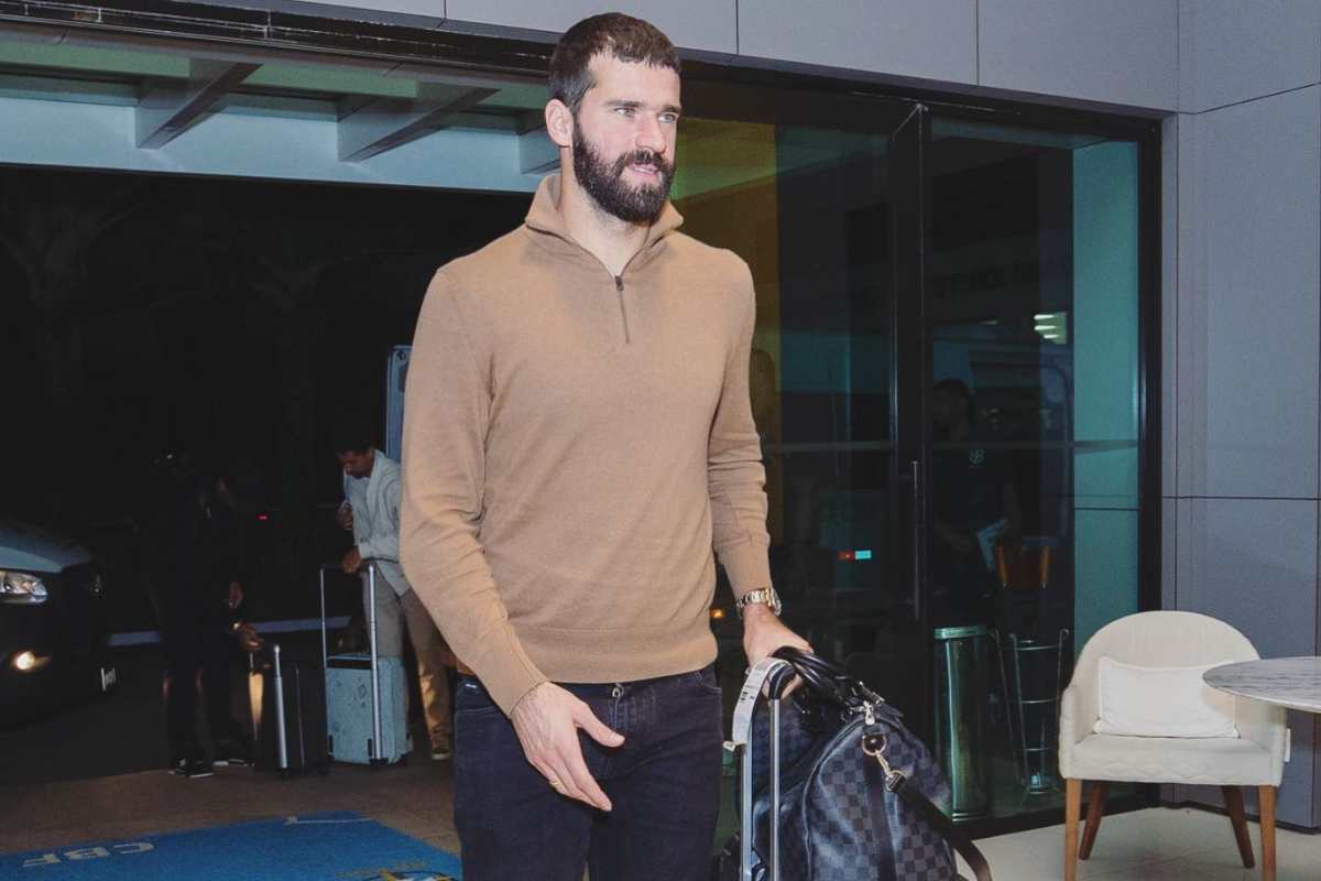 Alisson becker con i bagagli