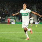 Álvaro Rodríguez esulta dopo il gol