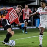 Mikel Amondarain in azione durante Estudiantes-Flamengo di Copa Libertadores