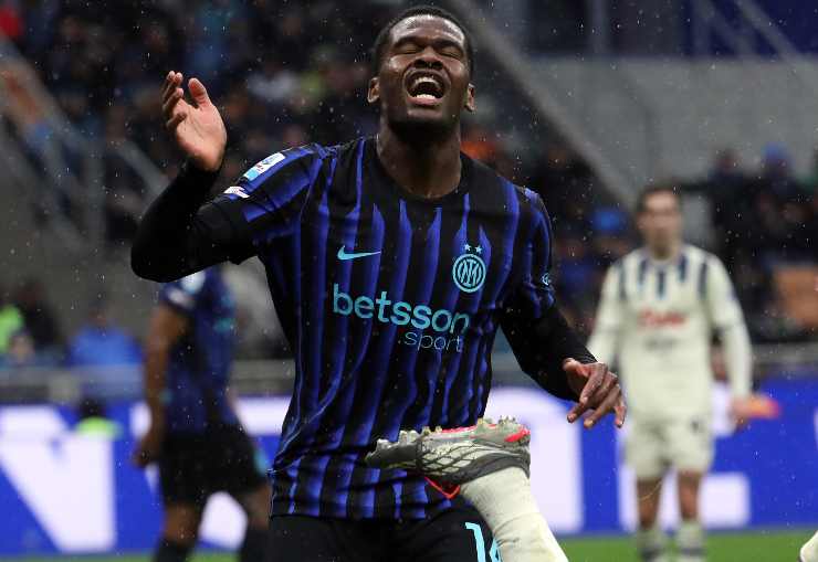 Ange Bonny esulta dopo un gol