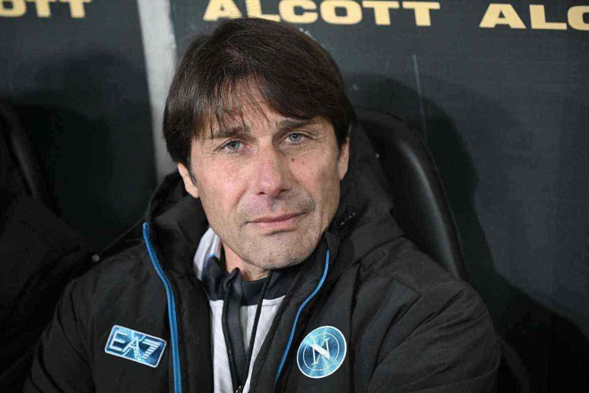 Antonio Conte in primo piano