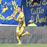 Raimondo esulta dopo il gol