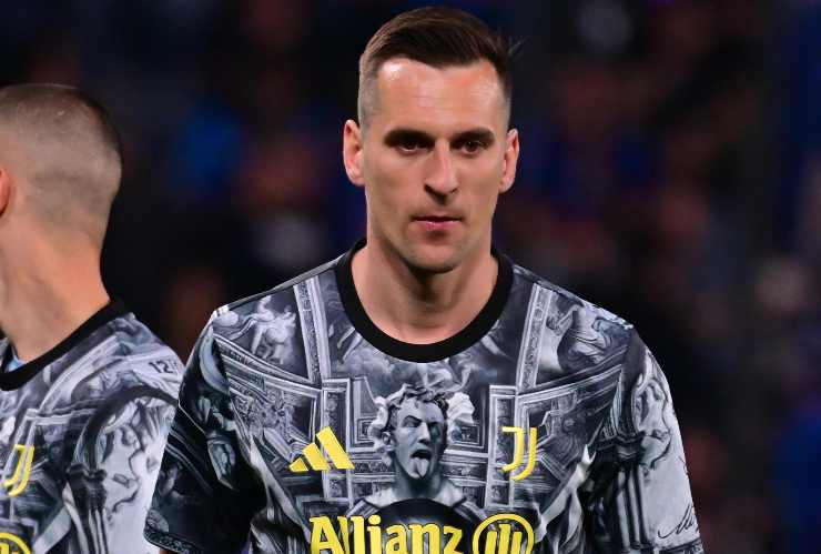 Arkadiusz Milik in primo piano