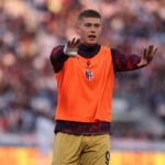 Dovbyk nel riscaldamento