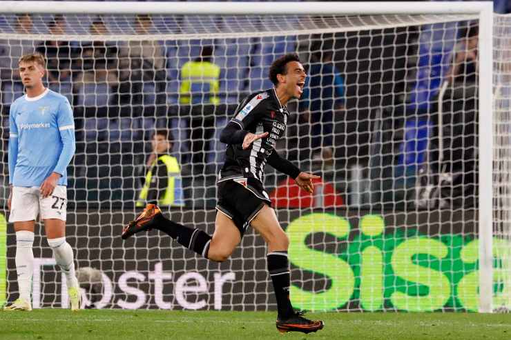 Atta esulta dopo il gol