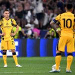 Asllani e Lautaro durante la finale di Champions League