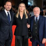 Aurelio e Luigi De Laurentiis insieme a Jacqueline Baudit, moglie del patron del Napoli