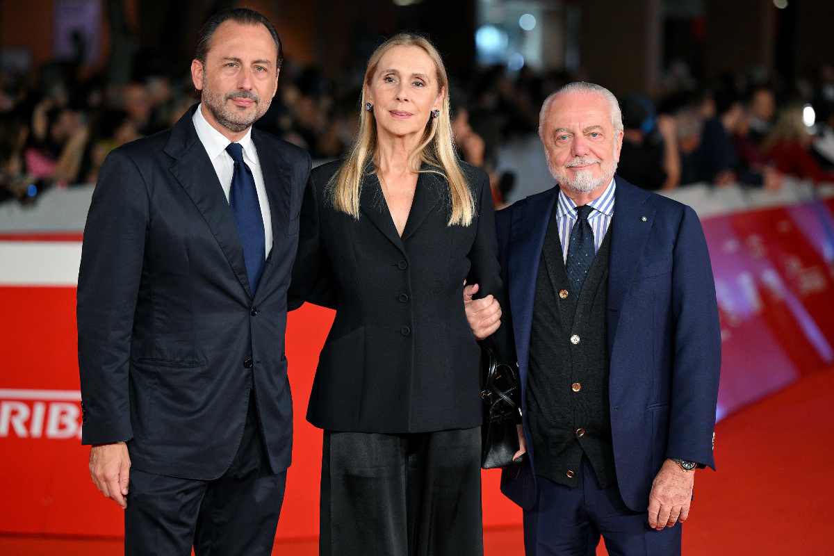 Aurelio e Luigi De Laurentiis insieme a Jacqueline Baudit, moglie del patron del Napoli