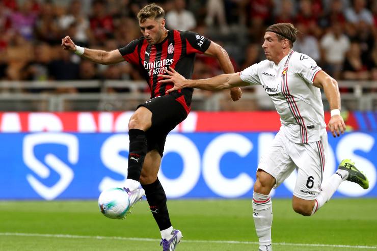 Baschirotto e Gimenez si contendono il pallone