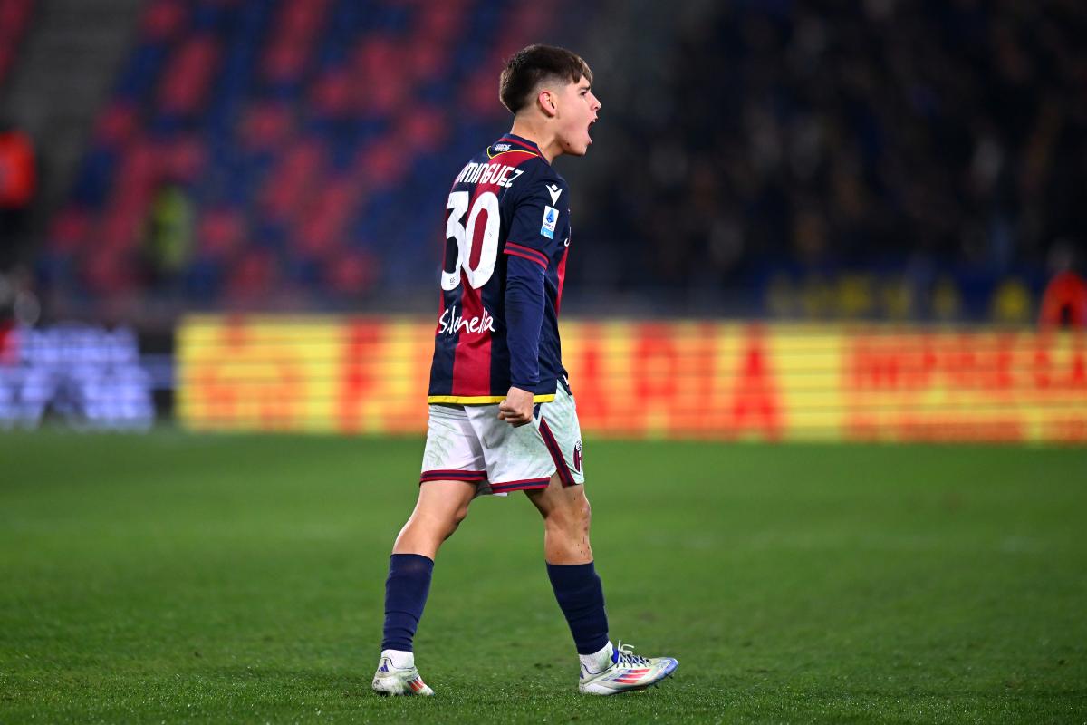 Dominguez esulta dopo un gol