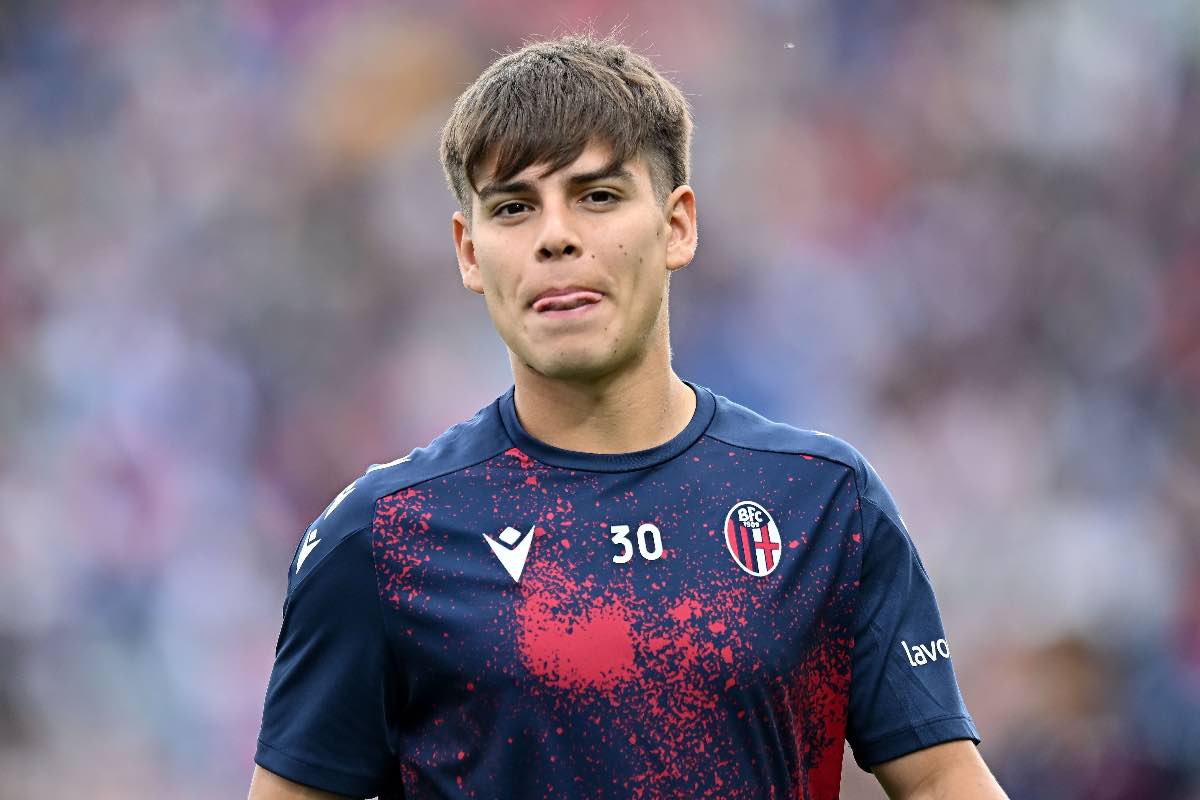Benjamin Dominguez con la divisa del Bologna