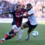 Federico Bernardeschi e Northon-Cuffy si contendono il pallone