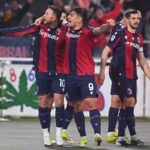 Bernardeschi e Castro esultano dopo il gol in Bologna-Udinese