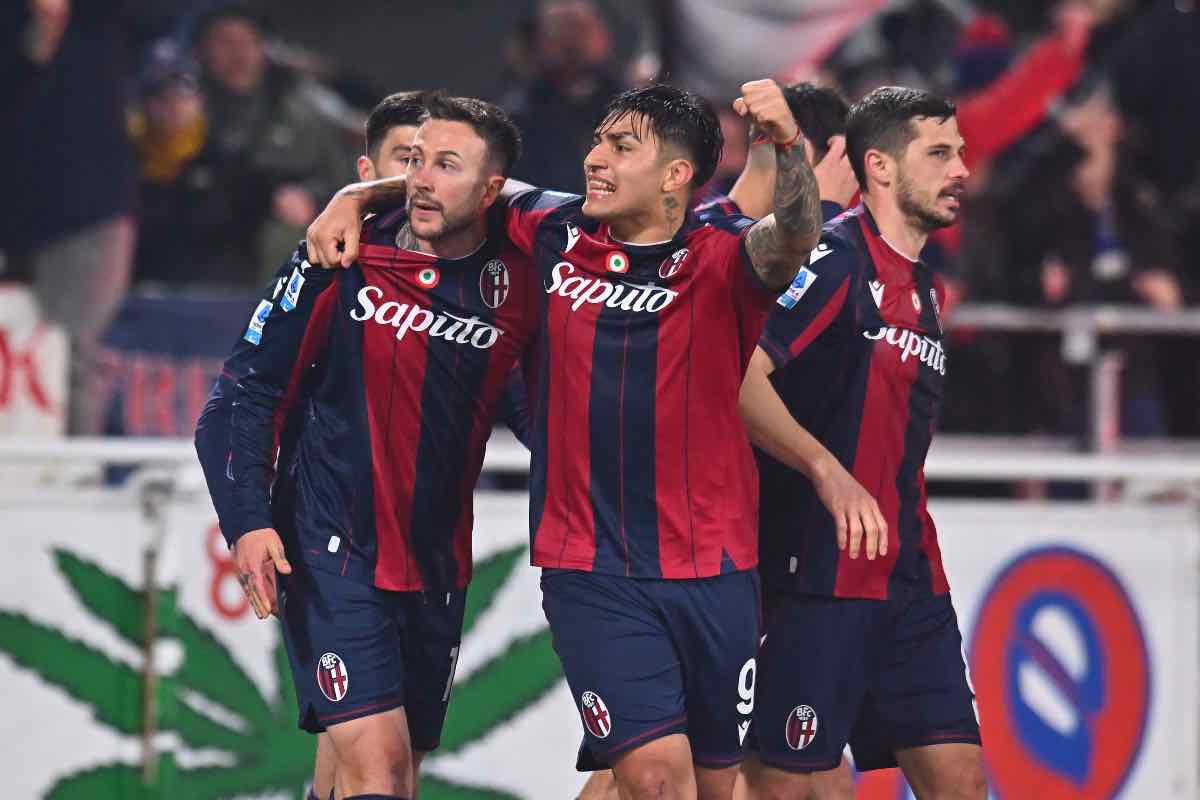 Bernardeschi e Castro esultano dopo il gol in Bologna-Udinese