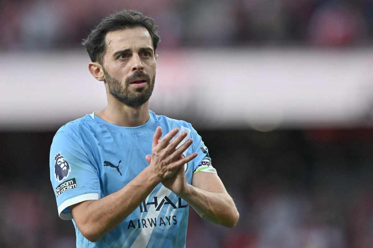 Bernardo Silva saluta il pubblico