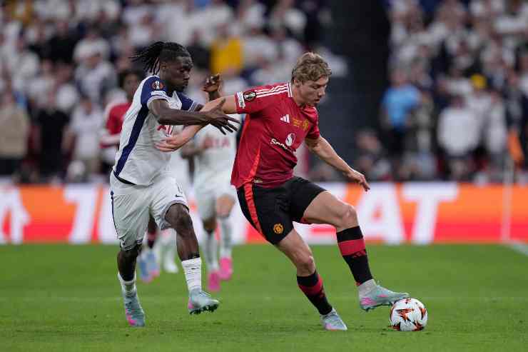 Yves Bissouma in azione