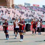 La squadra del Bologna a fine gara