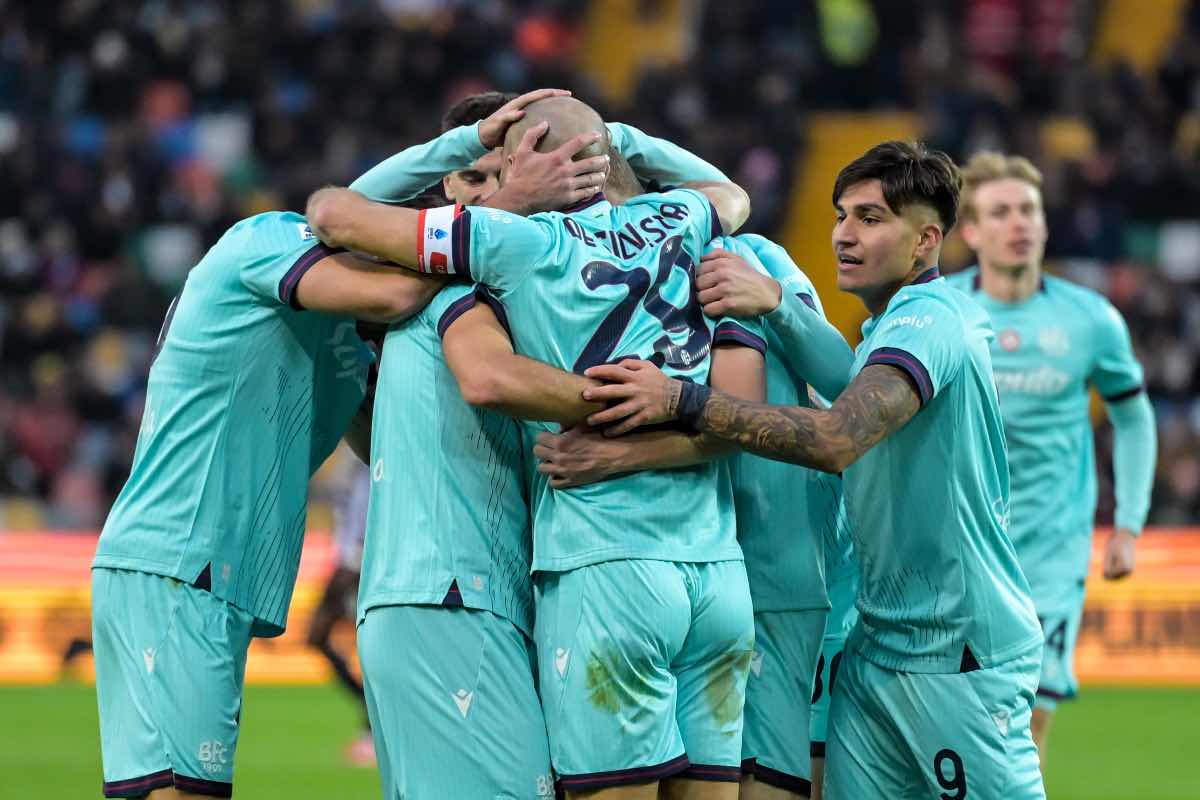 Il Bologna festeggia dopo la vittoria contro L’Udinese