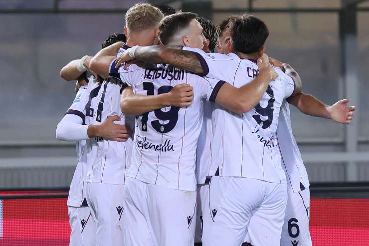 I calciatori del Bologna festeggiano