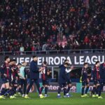 I giocatori del Bologna dopo l’1-1 in Europa League contro la Roma