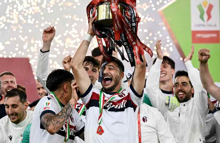 Il Bologna alza al cielo la Coppa Italia