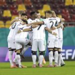 Giocatori del Bologna in cerchio