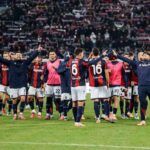 Bologna FC festeggia sotto la curva