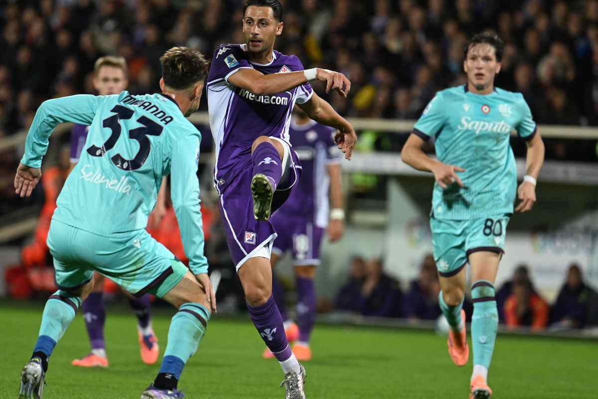 una azione di Fiorentina-Bologna