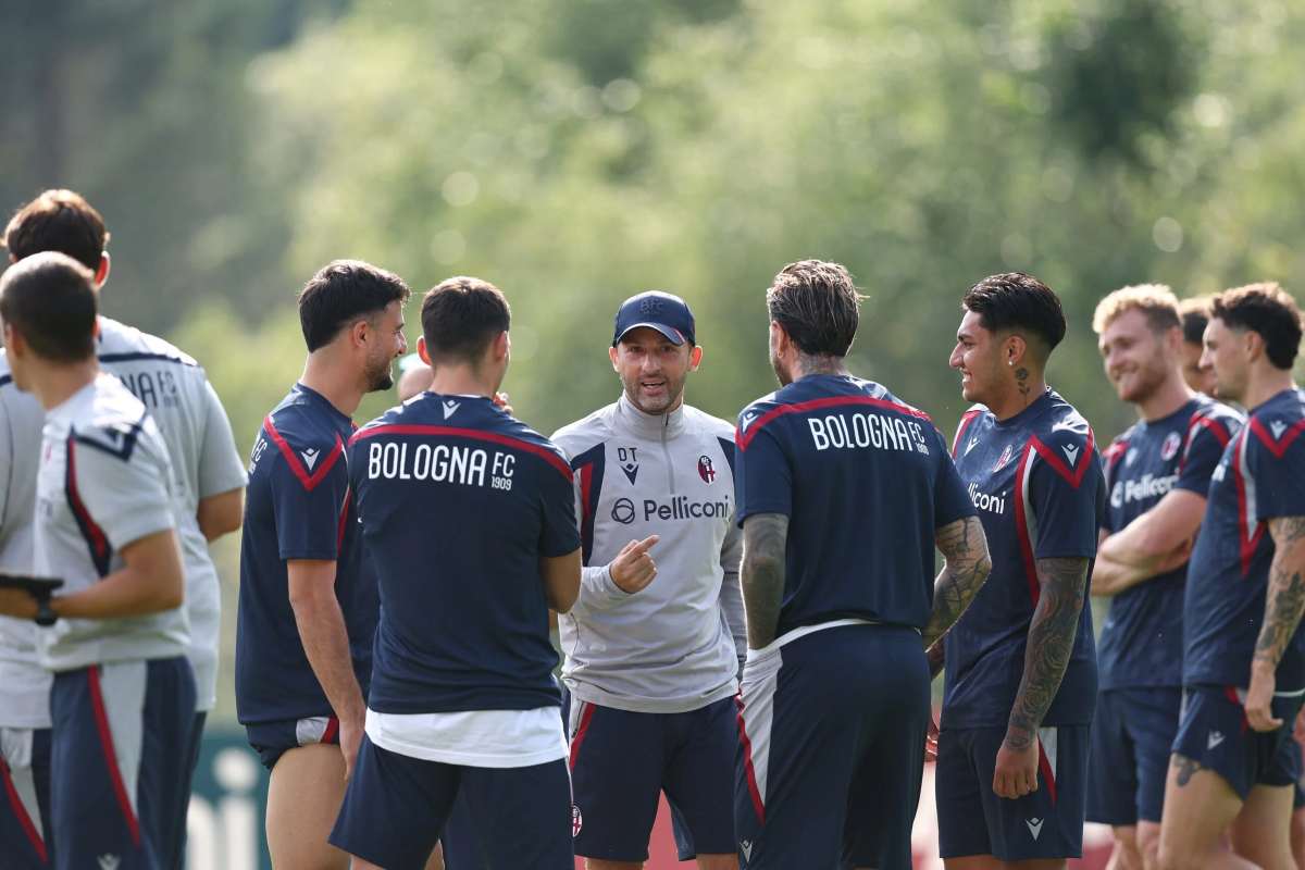 Bologna, ripresa degli allenamenti a Valles: esercitazioni tecnico-tattiche e partitella a campo ridotto. Ancora differenziato per Holm