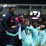 Il Bologna esulta dopo il gol