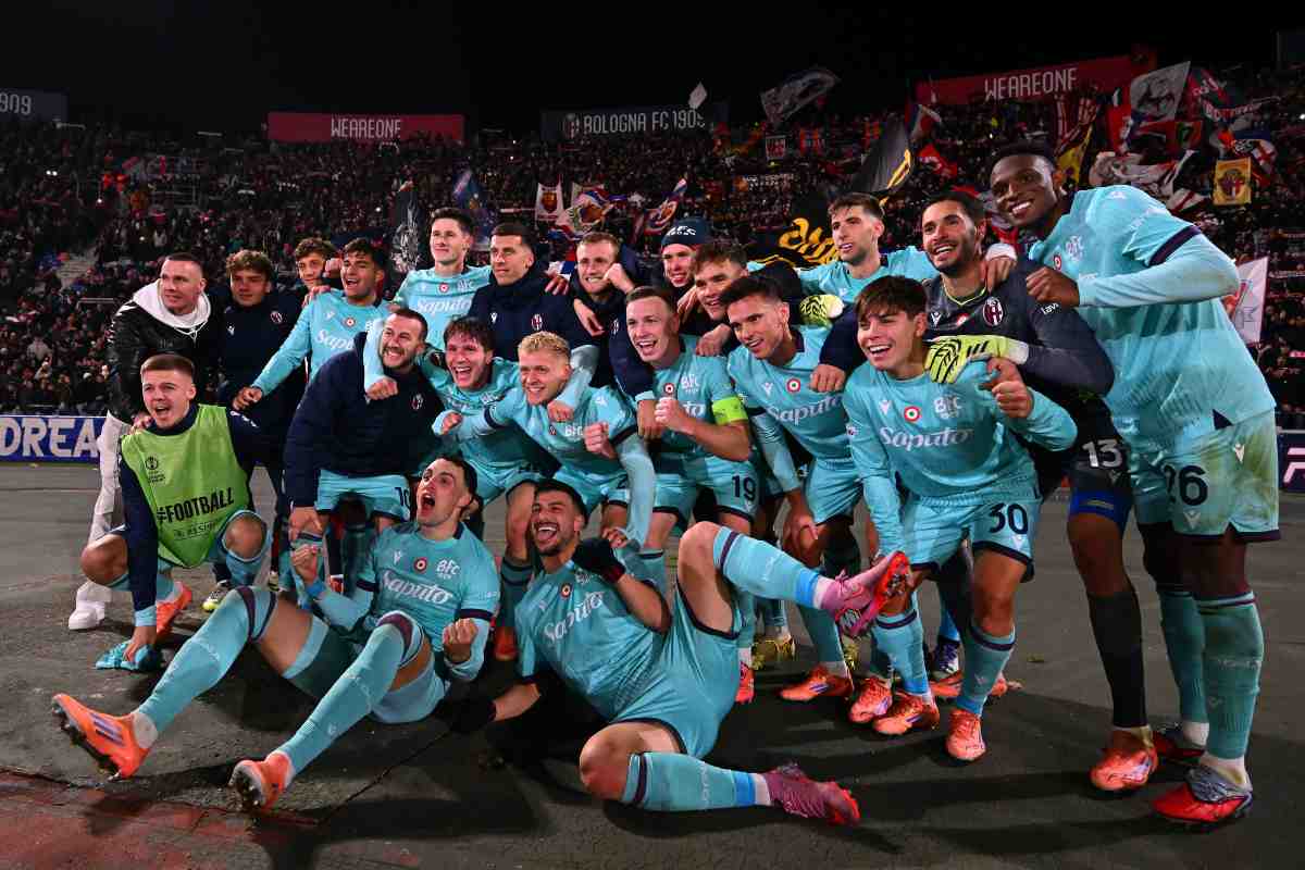 Il Bologna festeggia il successo contro il Salisburgo