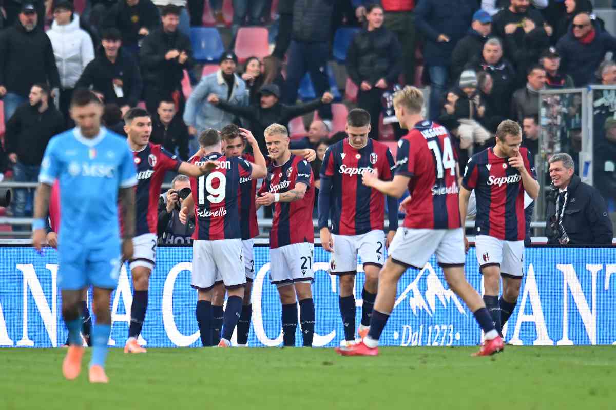 Il Bologna esulta dopo il gol