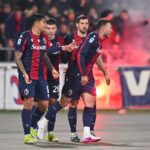 Il Bologna esulta dopo un gol