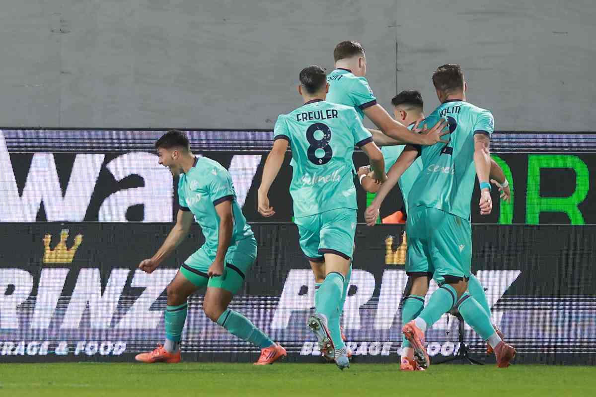 Bologna esulta dopo il gol
