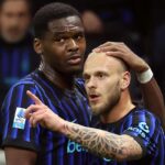 Bonny e Dimarco esultano dopo un gol