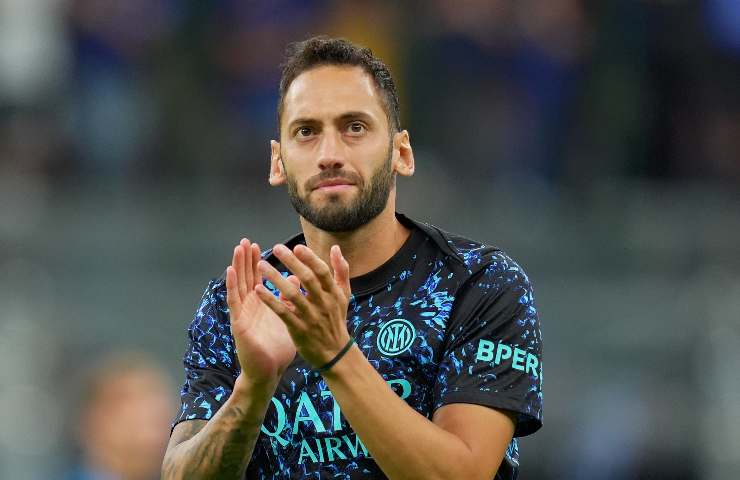Calhanoglu applaude
