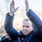 Fabrizio Cammarata saluta i tifosi ed esulta