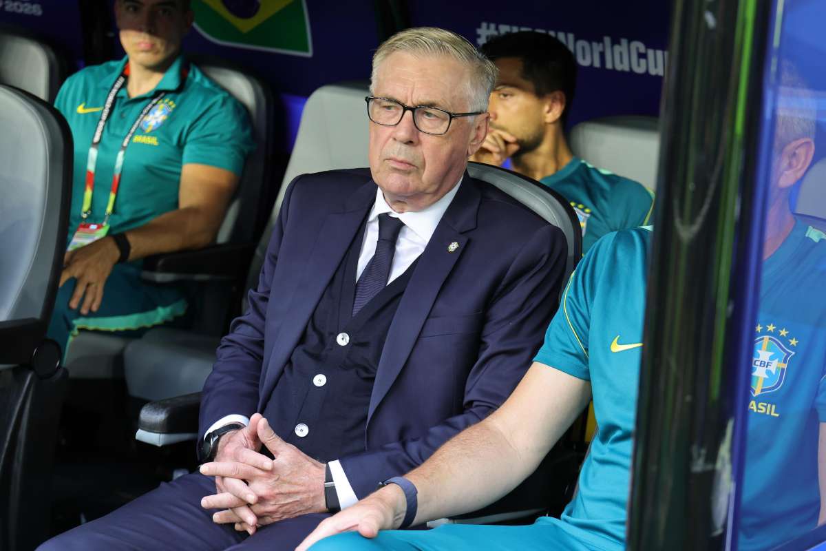 “Gli straccerei il contratto”: bordate contro Carlo Ancelotti