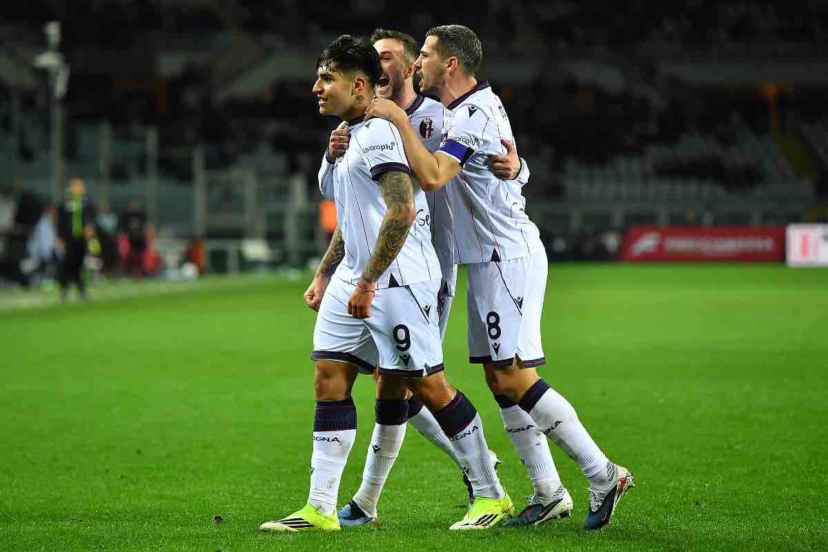 Santiago Castro esulta dopo il gol in Torino-Bologna