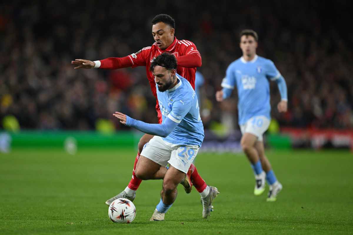 Ndoye in azione con il Nottingham