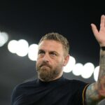 De Rossi saluta
