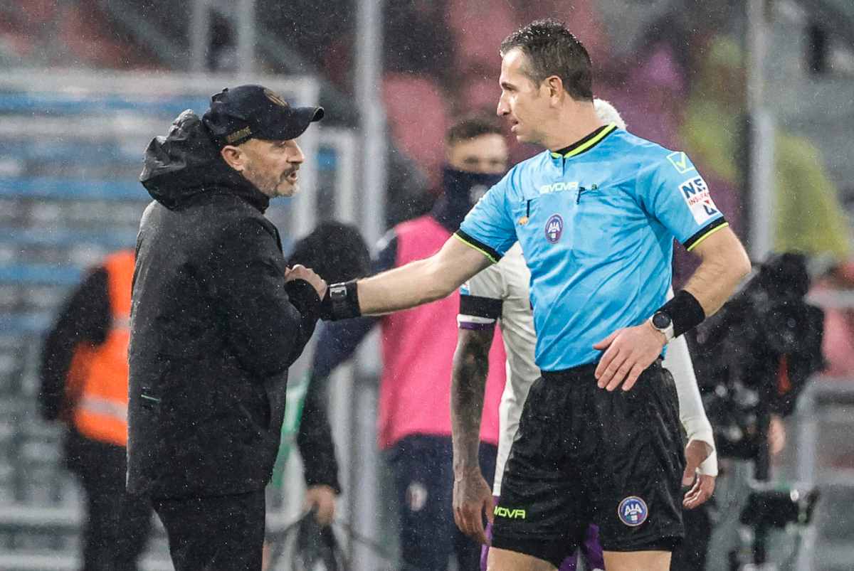 Daniele Doveri stringe la mano a Vincenzo Italiano