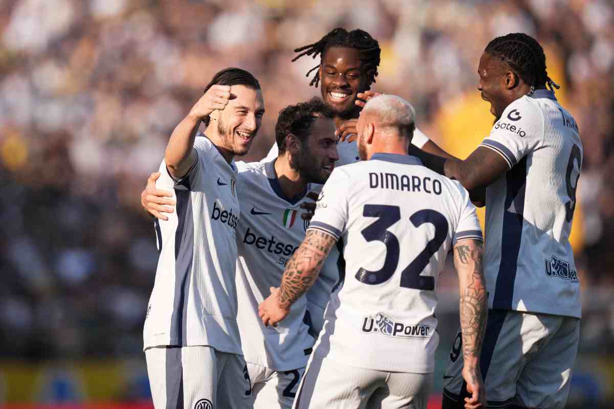 Darmian esulta con i compagni